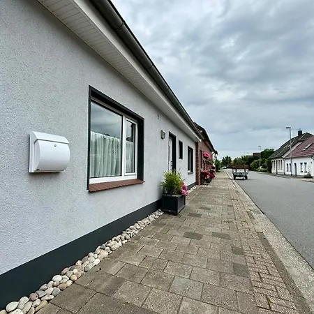 Ferienwohnung Kleine Hafenperle Varel Esterno foto